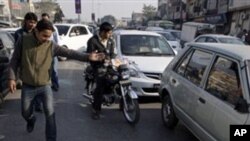 لاهور : امريکائي عهديدار په بدني ريمانډ پوليسو ته ورکړل شوى
