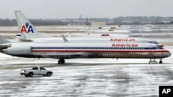 Unatoč prepunim avionima i dodatnoj zaradi, američka avio-industrija teško posluje
