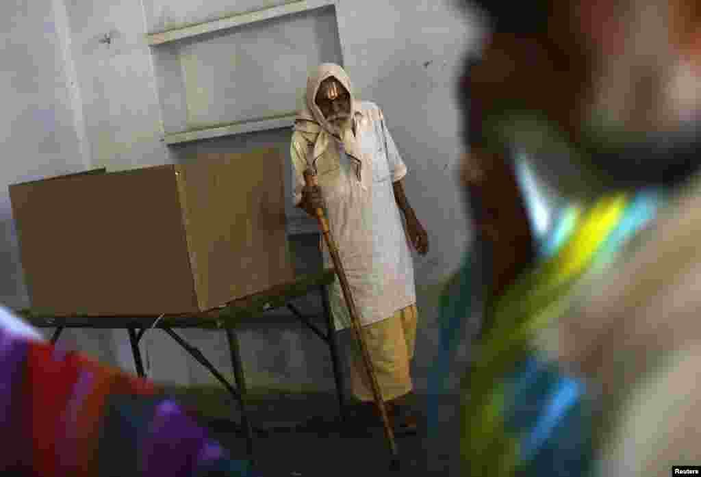  بنارس کی ایک نشست سے بھارتیہ جنتا پارٹی کے اُمیدوار نریندر مودی، عام آدمی پارٹی کے سربراہ اروند کیجروال مدمقابل ہیں۔
