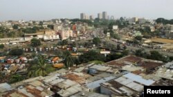 Vue sur la ville d'Abidjan, en Cote d'Ivoire, le 23 février 2017.
