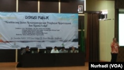 Diskusi Publik mengenai status kewarganegaraan penghayat kepercayaan dan agama lokal di UIN Suka Yogyakarta, Selasa, 10 April 2018. (Foto: VOA/Nurhadi)