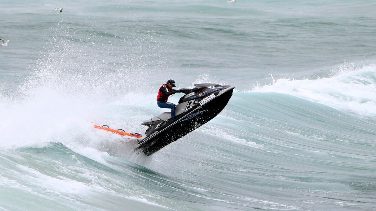 Jet skiing перевод