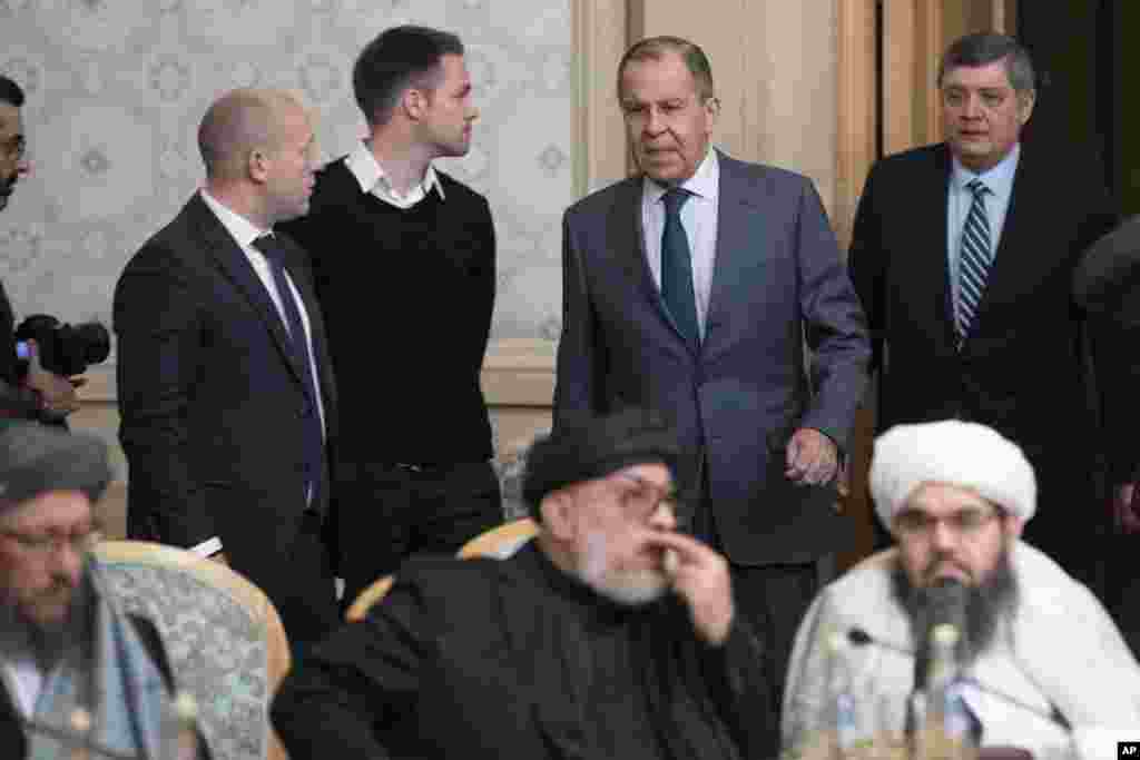 به نمایندگی از طالبان هیات پنج نفری، شامل شیر محمد عباس ستانکزی، عبدااسلام حنفی، شهاب الدین دلاور، ضیا الرحمان مدنی و محمد سهیل شاهین در نشست مسکو اشتراک کردند