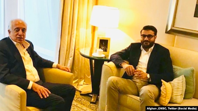 阿富汗国家安全顾问穆希卜和美国阿富汗问题特使哈利勒扎德在迪拜会晤。（2019年1月13日）