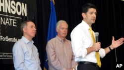 ​លោក Paul Ryan ​ប្រធាន​សភា​ចូលរួម​ការ​ប្រមូល​ផ្តុំ​សម្រាប់​យុទ្ធនាការ​មួយ​នៅ​ក្នុង​ក្រុង Burlington រដ្ឋ Wisconsin កាលពី​ថ្ងៃទី៥ ខែឧសភា ឆ្នាំ២០១៦។