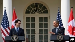 Tổng thống Mỹ Barack Obama phát biểu trong cuộc họp báo với Thủ tướng Canada Justin Trudeau trong Vườn Hồng của Tòa Bạch Ốc ở Washington, ngày 10 tháng 3, 2016.