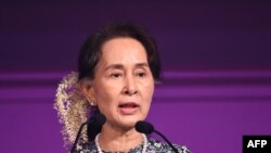 La líder de Myanmar Aung San Suu Kyi, perdió el premio Embajadora de Conciencia de Amnistía Internacional.