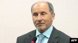 Mustafa Abdel Cəlil:Müəmmər Qəzzafi ölkədə qala bilər