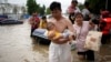 河南汛情向北蔓延，几十万人被紧急疏散转移