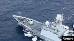 中国海军岳阳号导弹护卫舰在广东汕尾海域参加中国与泰国的联合军演。（2019年5月6日）