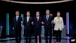 South Korean presidential election candidates (from left) Yoo Seung-min of the Bareun Party, Ahn Cheol-soo of the People's Party, Hong Joon-pyo of the Liberty Korea Party, Moon Jae-in of the Democratic Party of Korea and Sim Sang-jung of the Justice Party.