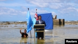 Ông Simon Kofe, Bộ trưởng Ngoại giao Tuvalu phát biểu trong một video gửi đến Hội nghị COP26.