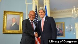 Sekretè Deta John Kerry ak Prezidan Michel Martelly