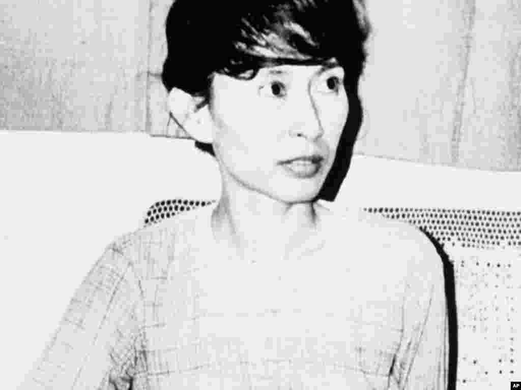 Aung San Suu Kyi became secretary-general of the newly formed National League for Democracy in 1988. The next year she is detained at her home for endangering the state. (Reuters)