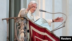Pope Benedict Steps Down
