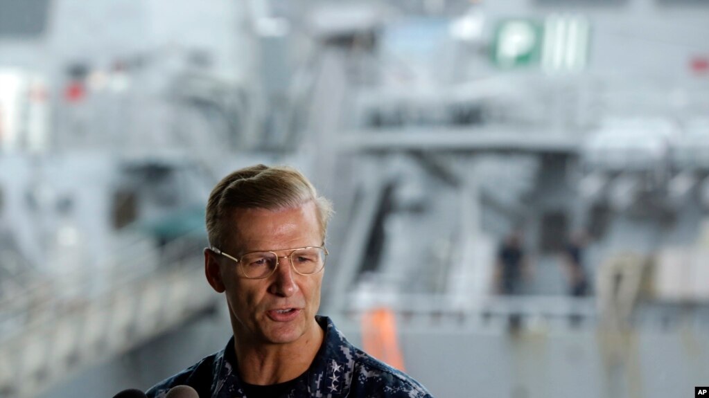 Hải quân Hoa Kỳ hôm 23/8 sa thải Tư lệnh Hạm đội 7, Phó Đô đốc Joseph Aucoin.