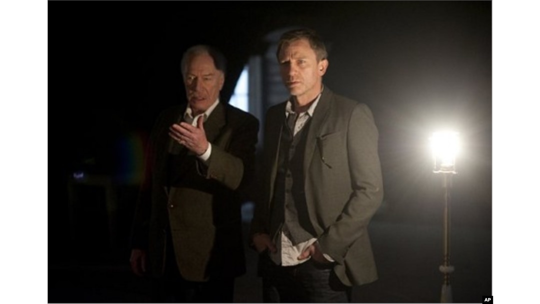 Daniel Craig as Mikael Blomkvist, right, and Christopher Plummer as Henrik Vanger in "The Girl With The Dragon Tattoo"