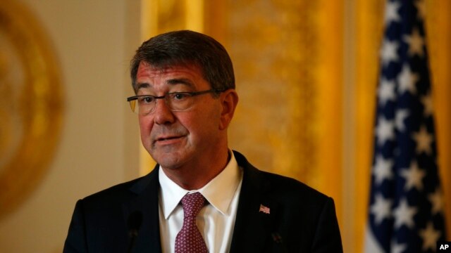 El secretario de Defensa de EE.UU., Ashton Carter, admite que fue un error el uso de su email personal en el trabajo.