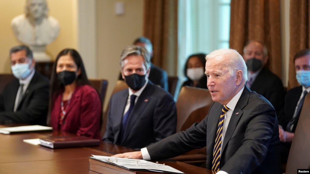 Tổng thống Joe Biden trong cuộc họp nội các về việc thực thi luật cơ sở hạ tầng 