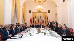عکس آرشیوی از دیدار وزاری خارجه کشورهای عضو گروه ۱+۵ و ایران در وین، برای رسیدن به توافق جامع هسته ای - آذر ۱۳۹۳ 