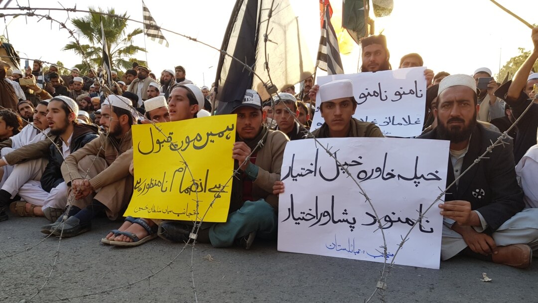 سرکاری دستاویزات کے مطابق ابھی تک انضمام کے باوجود ضم شد ہ اضلاع میں لگ بھگ 12 محکموں کے نہ تو دفاتر ہیں اور نہ عملہ۔ (فائل فوٹو)