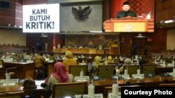 Ketua DPR Bambang Soesatyo berpidato dalam Penutupan masa Sidang III Tahun Sidang 2017-2018. (Foto courtesy: Humas DPR).
