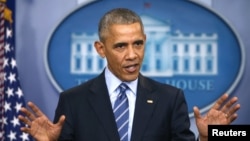 Tư liệu - Tổng thống Barack Obama đề cập đến những vụ tấn công tin tặc của Nga nhắm vào cuộc bầu cử Mỹ trong buổi họp báo cuối cùng của năm tại Toà Bạch Ốc, ngày 16 tháng 12 năm 2016. 