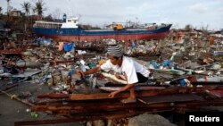 獨魯邁及周圍地區“海燕”颱風倖存者。