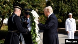 Presidente deposito flores em memória às vítimas