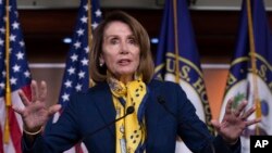 Ketua DPR Nancy Pelosi, berbicara kepada para wartawan di Capitol di Washington, 24 Januari 2019. 