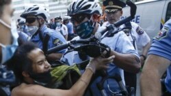 Sukobi policije i demonstranata u Philadelphiji