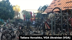 Стоянка велосипедів в офісному містечку компанії Фейсбук