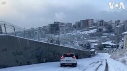 گرفتاری ماشین‌ها در برف در شهر استانبول
