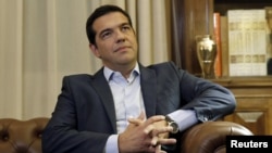 20일 그리스 아테네에서 알렉시스 치프라스 그리스 총리가 프로코피스 파블로풀로스 대통령에게 사임 의사를 밝혔다.