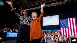 Michelle Obama da Hillary Clinton suna kamfe 