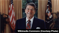 លោក​ប្រធានា​ធិបតី Ronald Reagan ពេល​ឈ្នះ​ឆ្នោត​ជា​ប្រធានា​ធិបតី។