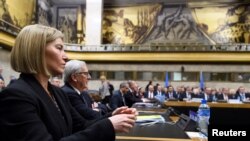 Visoka predstavnica EU Federika Mogerini i predsednik Evropske komisije Žan Klod Junker (arhivski snimak)