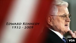 Edward Kennedy falleció a la edad de 77 años.