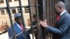 Zimbabwe: un opposant en campagne brièvement détenu