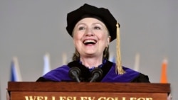 Hillary Clinton ရဲ့ ဘွဲ့နှင်းသဘင်မိန့်ခွန်း က အီဒီယံအသုံးအနှုန်းများ