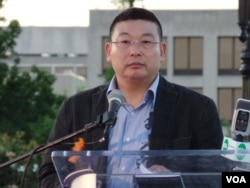 杨建利在勿忘六四纪念会上讲话(2014年6月1日，美国之音致远拍摄)