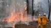 Petugas Pemadam Kebakaran Australia Hadapi Cuaca Panas Berangin