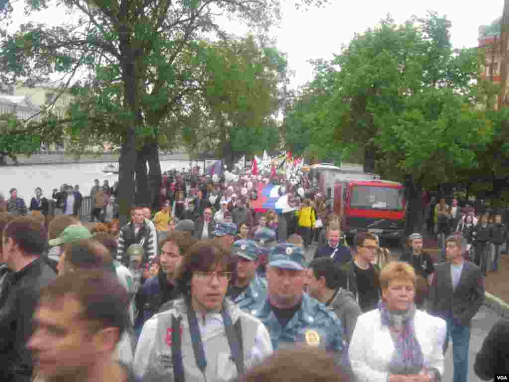 Петербургский «Марш»