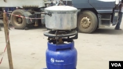 Africa and Oando plan to distribute 20 million of these three-kilogram gas cylinders to Nigerian homes within the next five years, Lagos, Nigeria. (Nicholas Ibekwe/VOA)