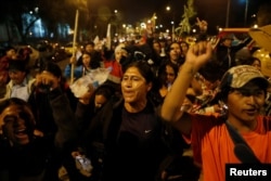 Los ecuatorianos salieron a las calles el domingo 13 de octubre de 2019 a festejar la derogación del polémico decreto sobre reformas económicas, que disparó el alza de los precios del combustibles y desató protestas que paralizaron el país.