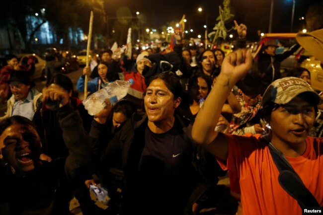 Los ecuatorianos salieron a las calles el domingo 13 de octubre de 2019 a festejar la derogación del polémico decreto sobre reformas económicas, que disparó el alza de los precios del combustibles y desató protestas que paralizaron el país.