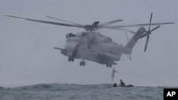 A CH-53, similar to those that crashed off the coast of Hawaii.