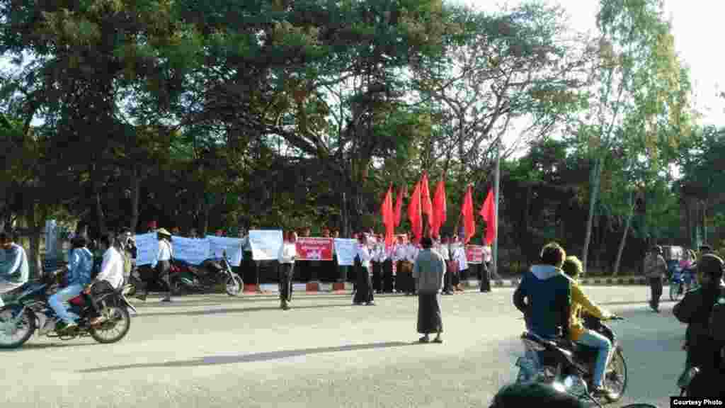 (ဓာတ္ပံု - ဒီမိုကေရစီပညာေရးလႈပ္ရွားမႈဦးေဆာင္ေကာ္မတီ)