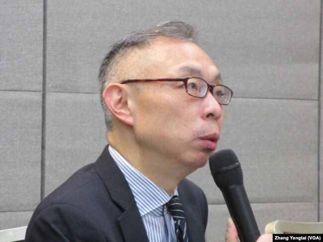 台湾师范大学政治研究所教授范世平(美国之音张永泰拍摄)