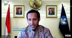 Menteri Pendidikan dan Kebudayaan, Nadiem Anwar Makarim, dalam sebuah diskusi terkait pembelajaran jarak jauh selama pandemi corona. (Foto: VOA/Petrus Riski)